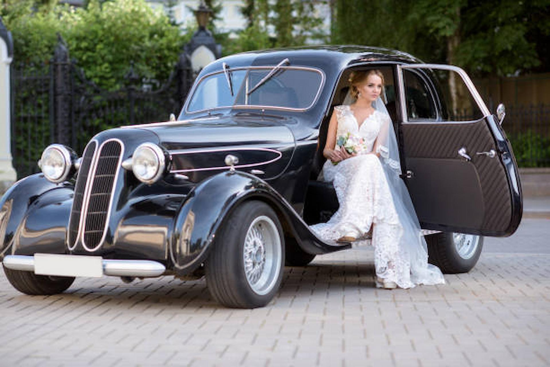 The ideal wedding cars Birmingham are the perfect start to the perfect day